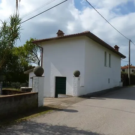 Casa *